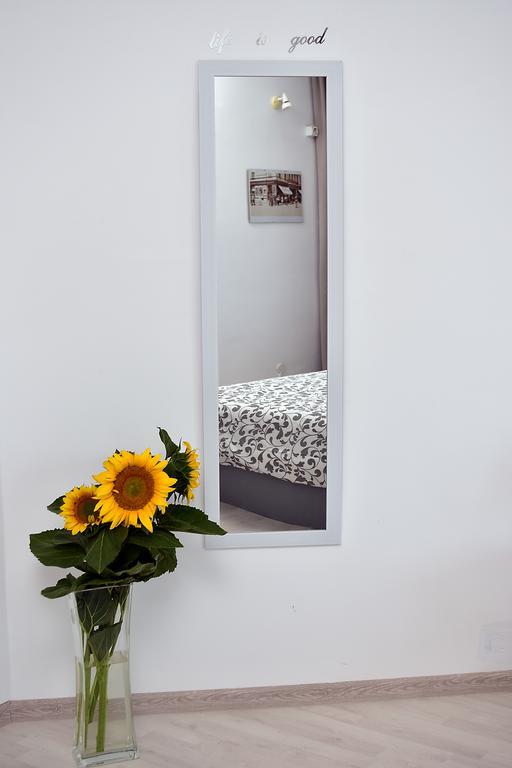 One Love Central Studio II Bucureşti Ngoại thất bức ảnh